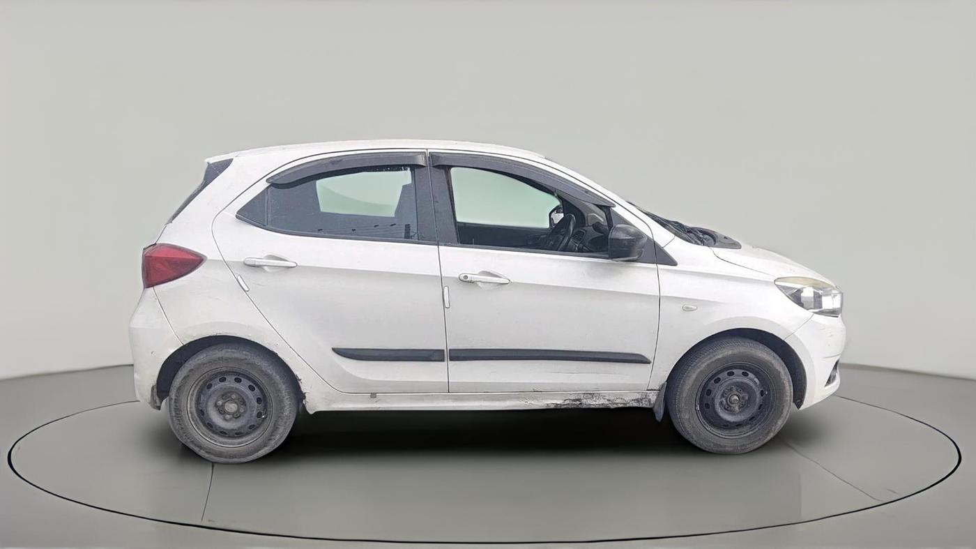 2016 Tata Tiago XT PETROL, Petrol, Manual, 1,26,000 km, exterior