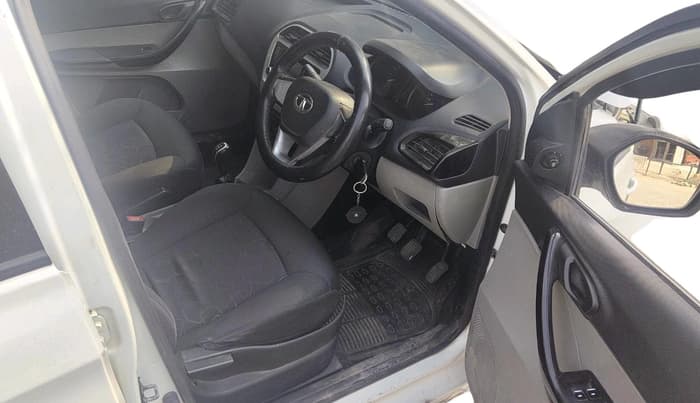 2016 Tata Tiago XT PETROL, Petrol, Manual, 1,25,313 km, interior