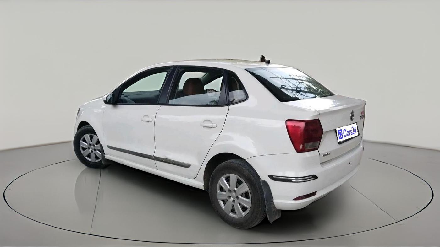 2017 Volkswagen Ameo TRENDLINE 1.5L, Diesel, Manual, 2,32,040 km, exterior