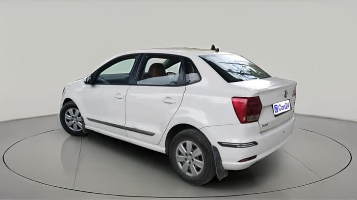 2017 Volkswagen Ameo TRENDLINE 1.5L, Diesel, Manual, 2,32,040 km, exterior