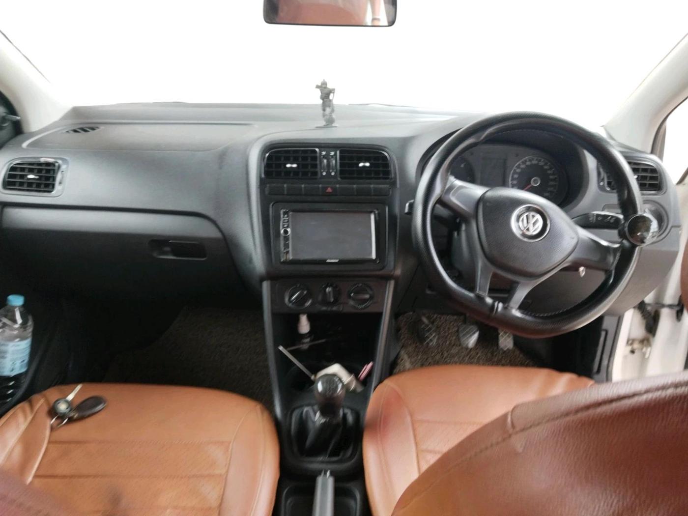 2017 Volkswagen Ameo TRENDLINE 1.5L, Diesel, Manual, 2,32,040 km, interior