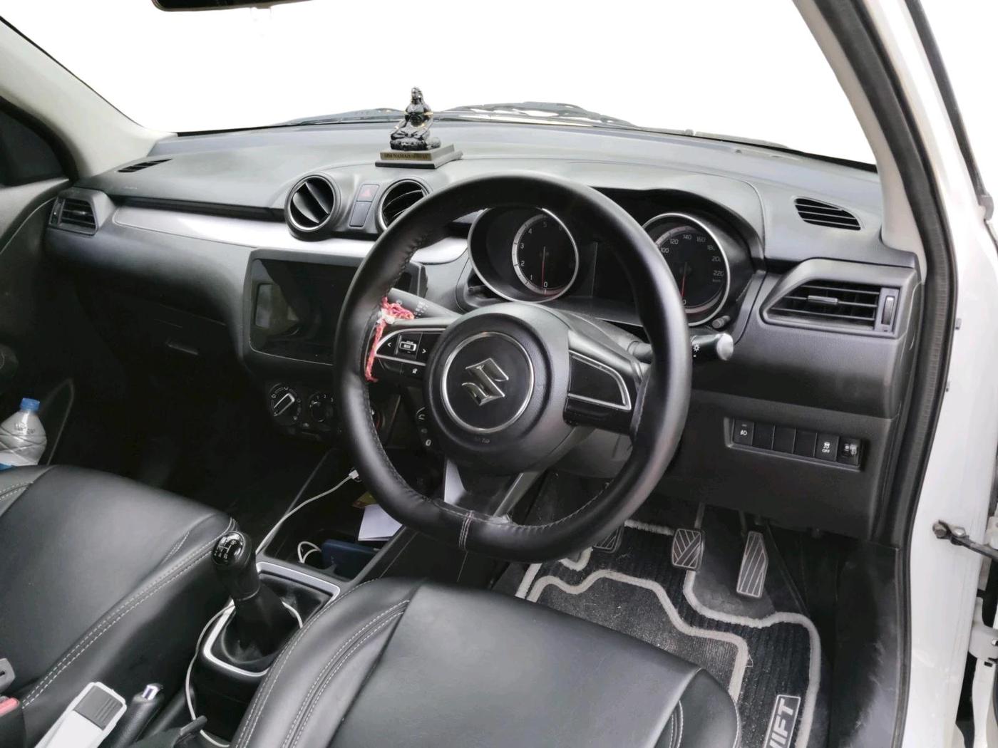 2024 Maruti Swift VXi, Petrol, Manual, 47,070 km, interior