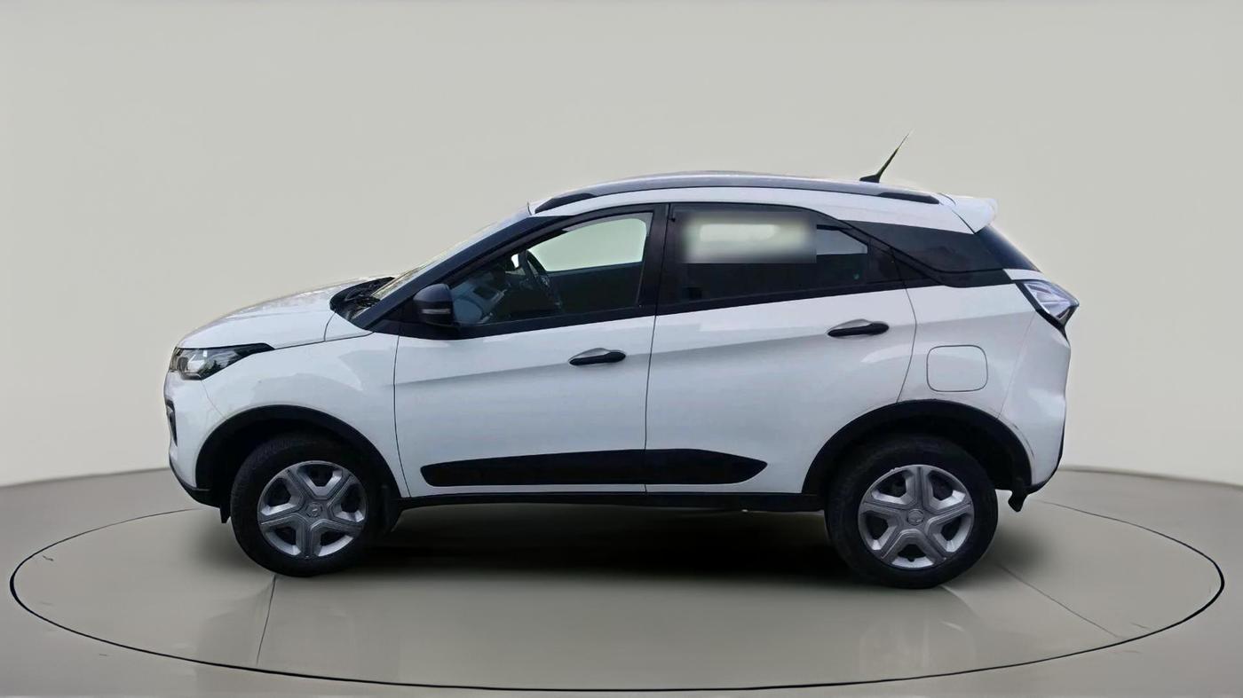 2022 Tata NEXON XM PETROL, Petrol, Manual, 40,263 km, exterior