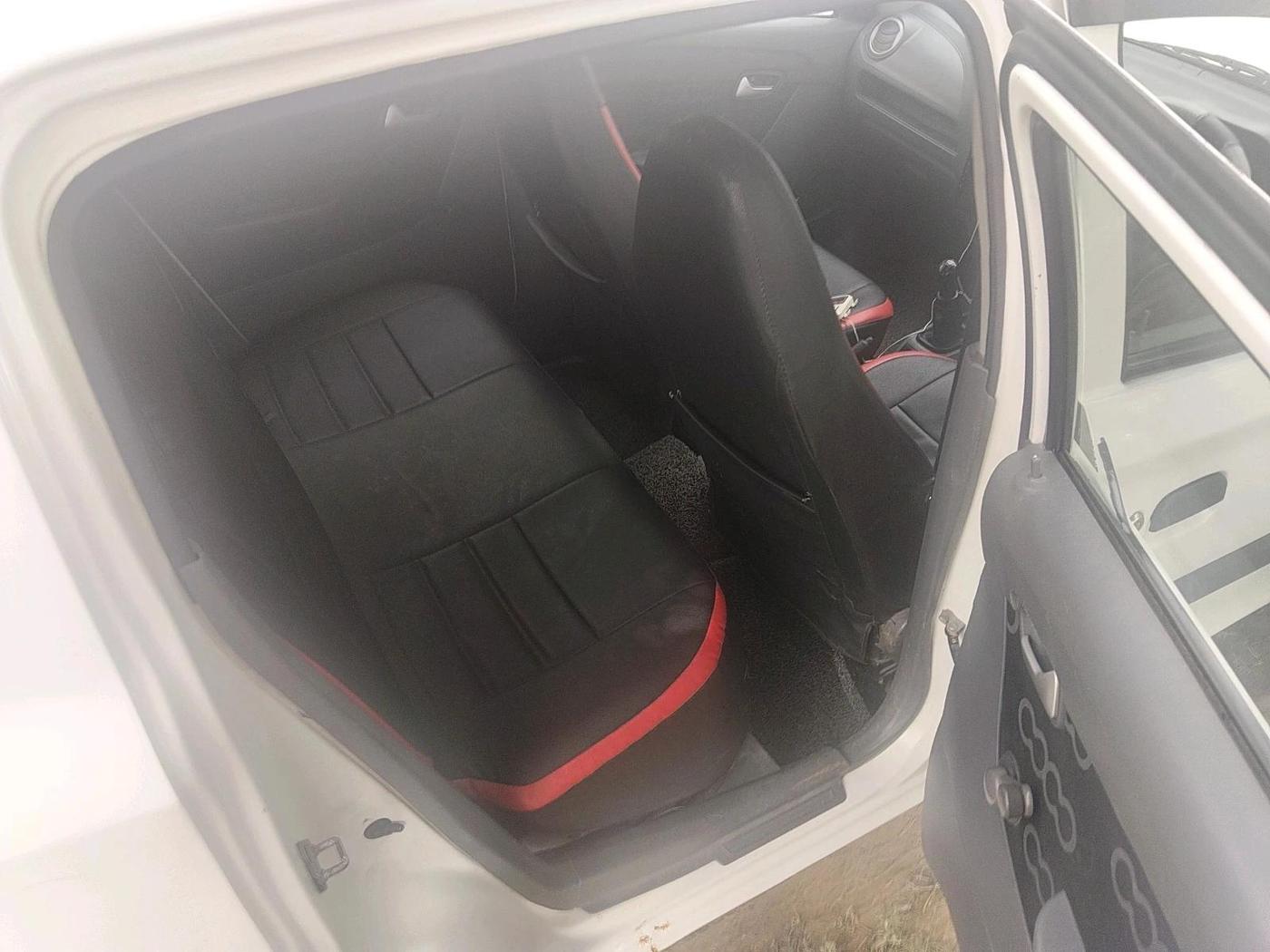 2015 Maruti Alto 800 LXI, Petrol, Manual, 1,04,473 km, interior