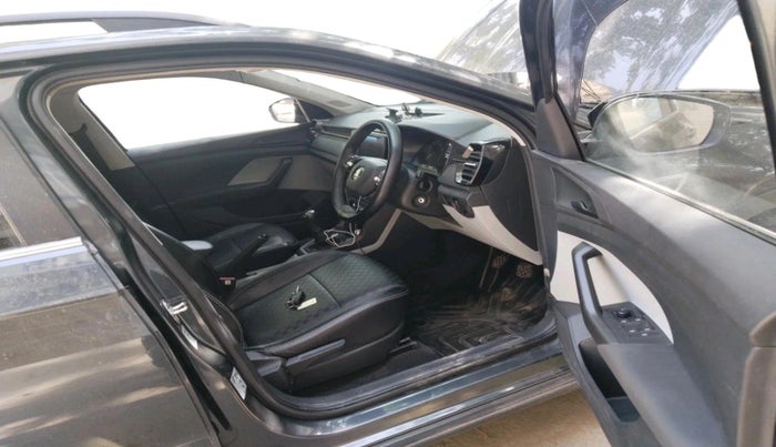 2022 Skoda KUSHAQ ACTIVE 1.0L TSI MT, Petrol, Manual, 32,850 km, interior
