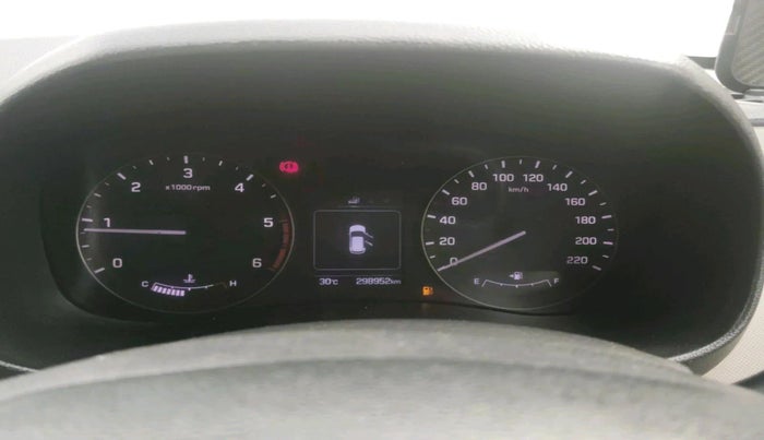 2015 Hyundai Creta SX (O) 1.6 DIESEL, Diesel, Manual, 2,98,952 km, interior