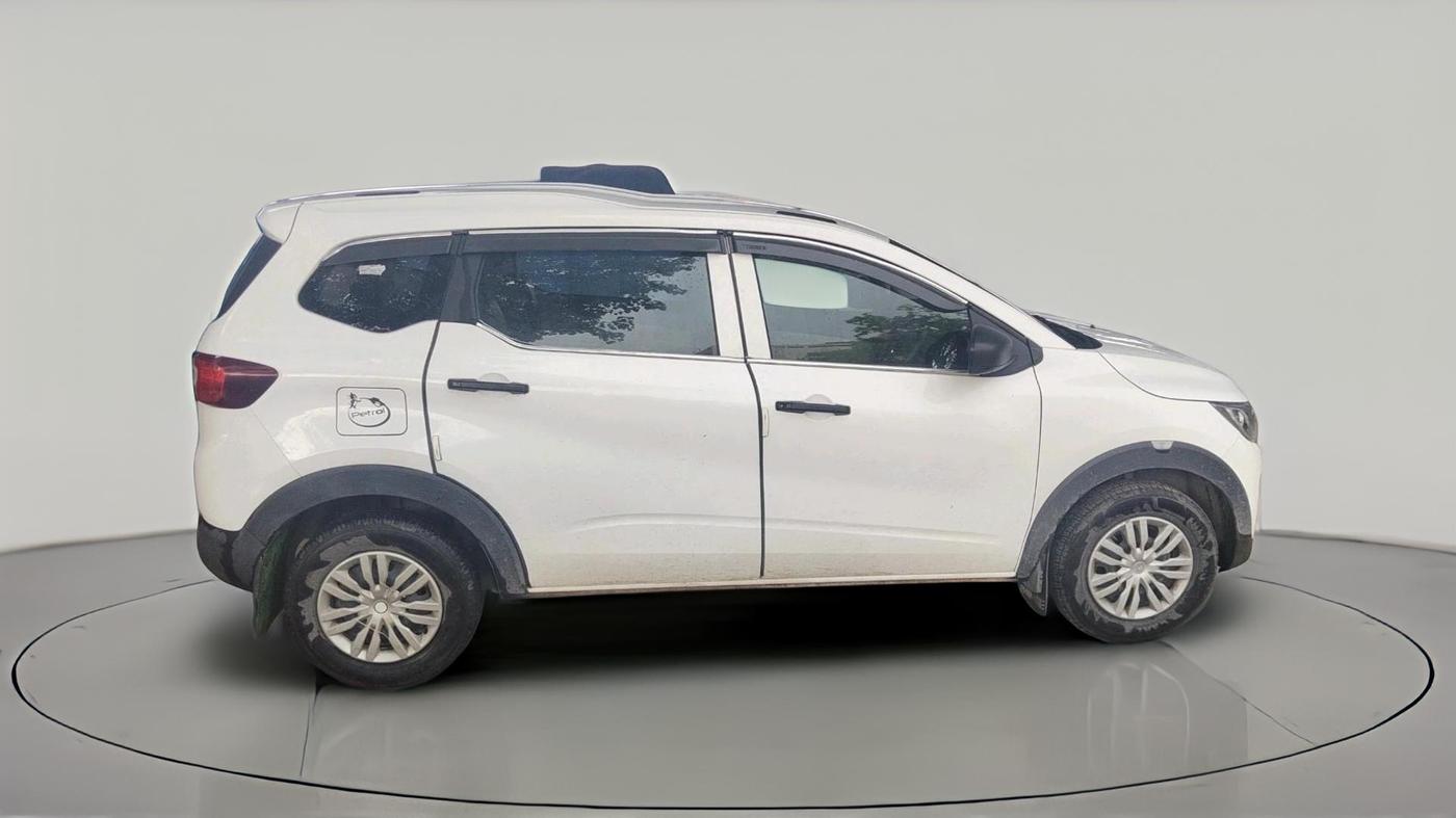 2025 Renault TRIBER RXE MT, Petrol, Manual, 23,380 km, exterior