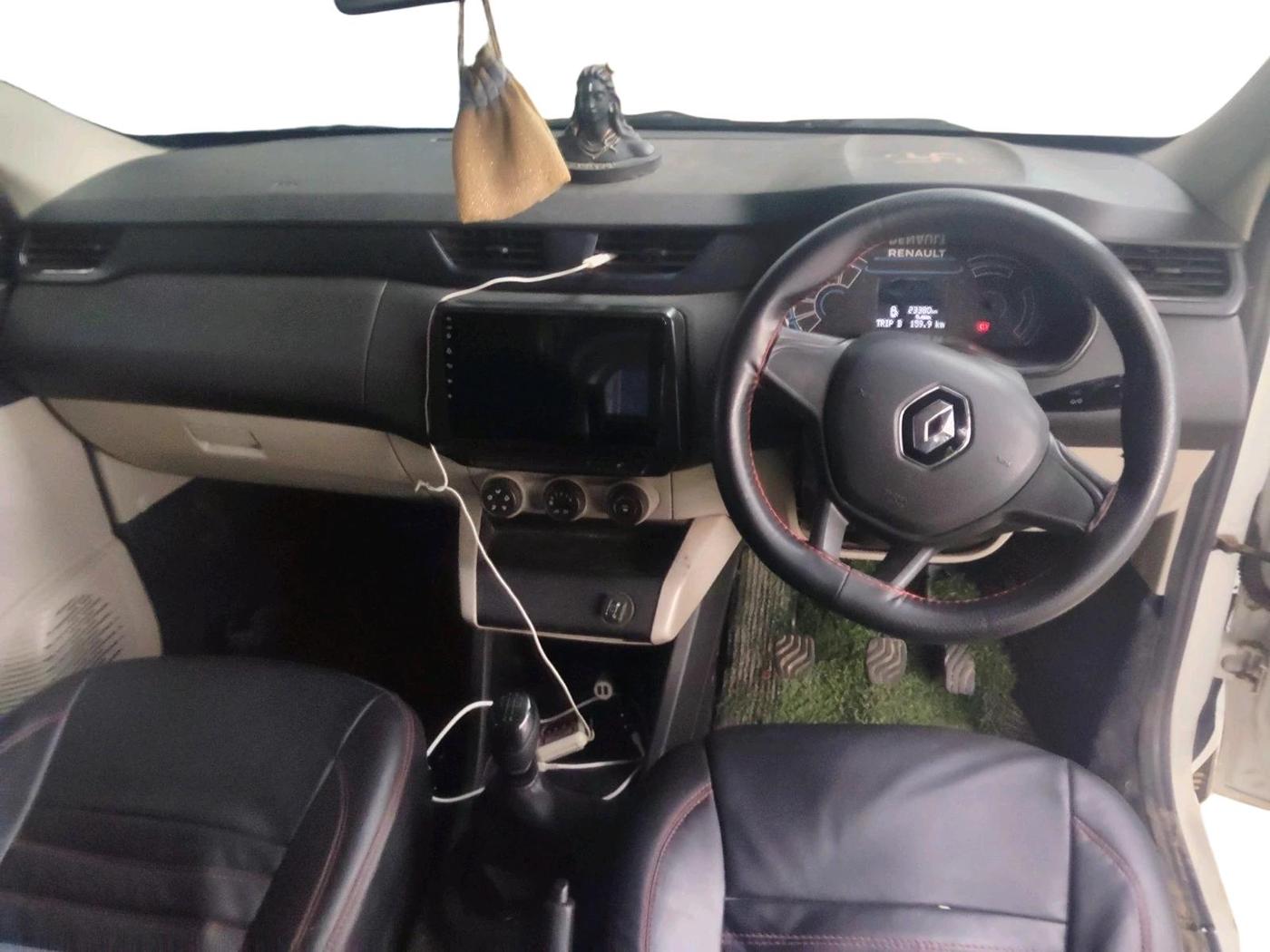 2025 Renault TRIBER RXE MT, Petrol, Manual, 23,380 km, interior