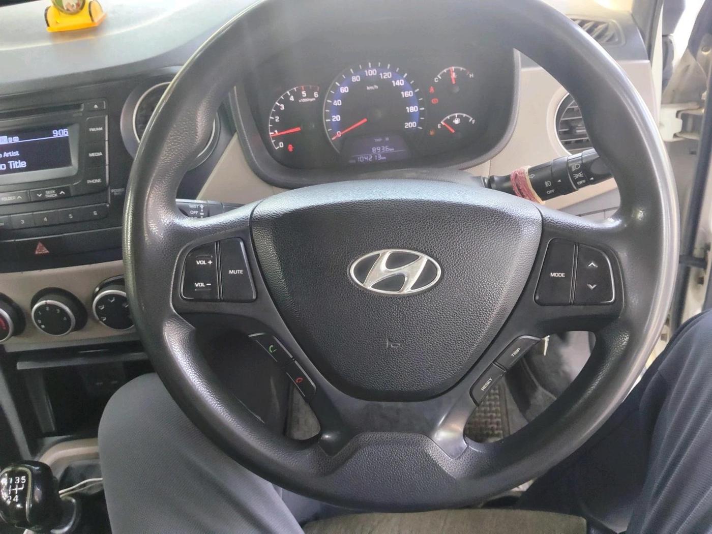 2014 Hyundai Xcent S 1.1 CRDI (O), Diesel, Manual, 1,04,213 km, interior