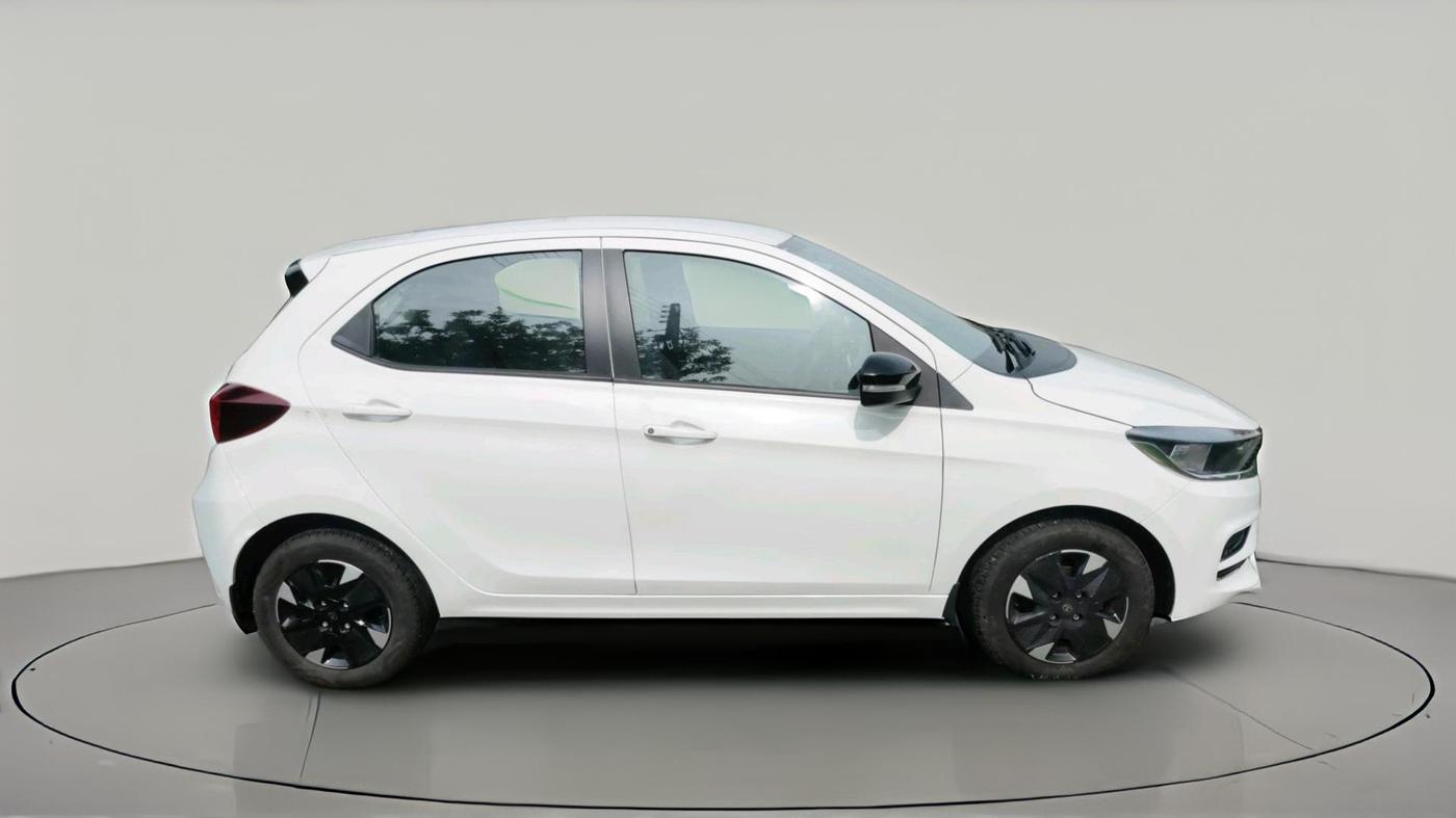 2025 Tata Tiago XT PETROL, Petrol, Manual, 5,439 km, exterior