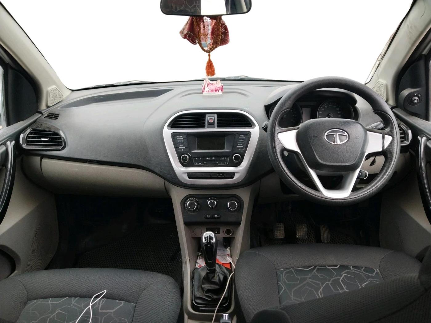 2017 Tata Tiago XT PETROL, Petrol, Manual, 79,491 km, interior