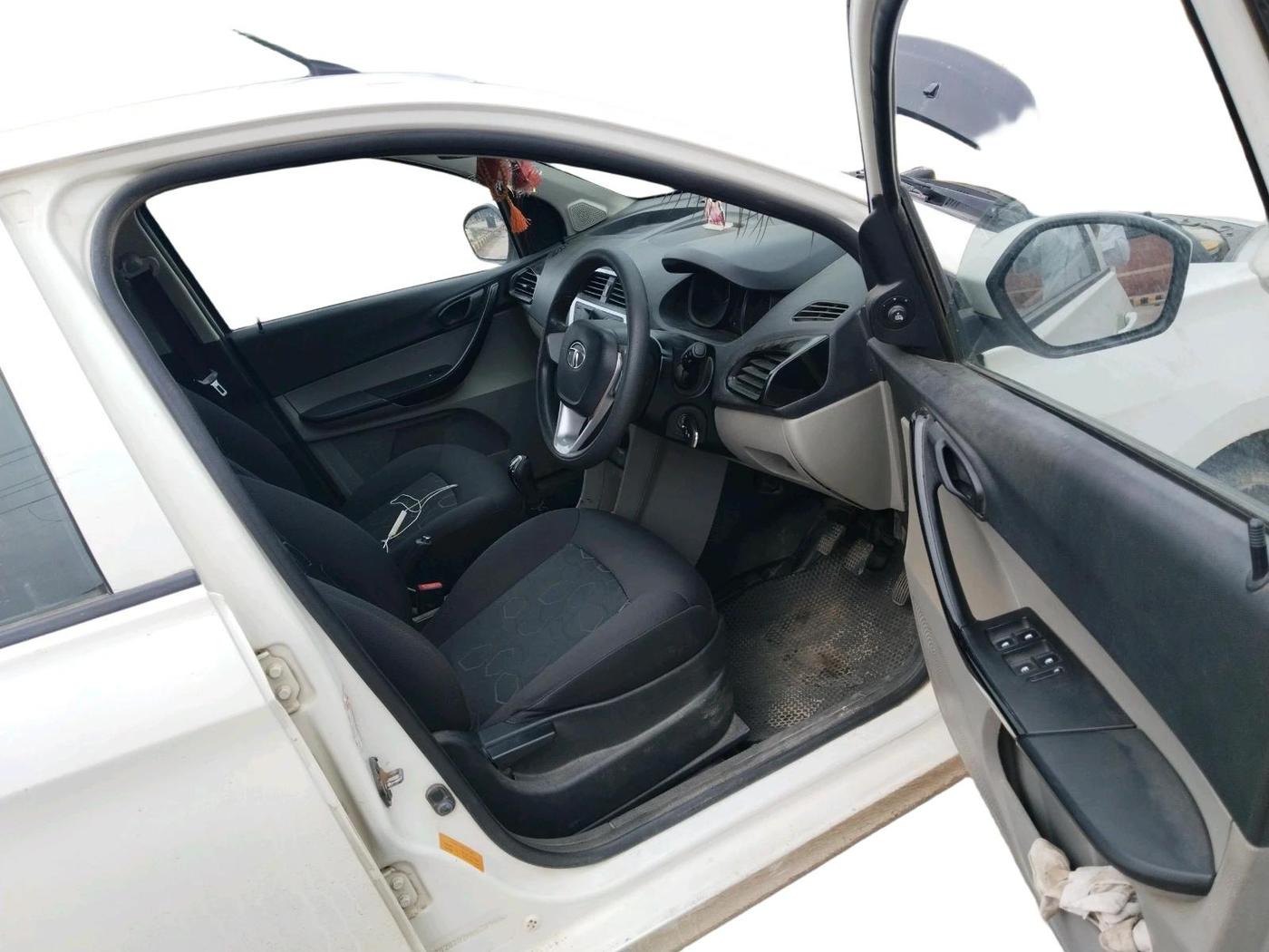 2017 Tata Tiago XT PETROL, Petrol, Manual, 79,491 km, interior