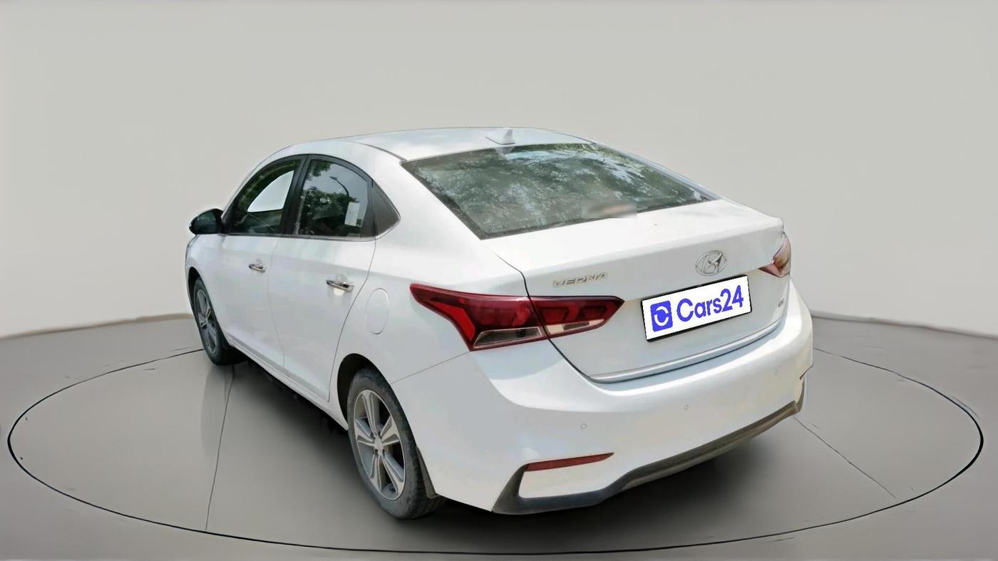 2018 Hyundai Verna 1.6 SX (O) CRDI MT, Diesel, Manual, 1,07,078 km, exterior