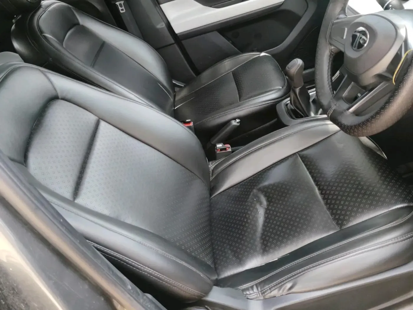 2024 Tata PUNCH PURE MT CNG, CNG, Manual, 49,295 km, interior
