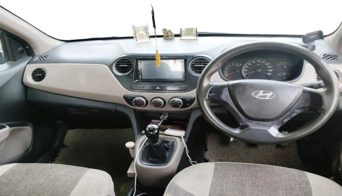 2014 Hyundai Xcent BASE 1.1, Diesel, Manual, 1,20,015 km, interior