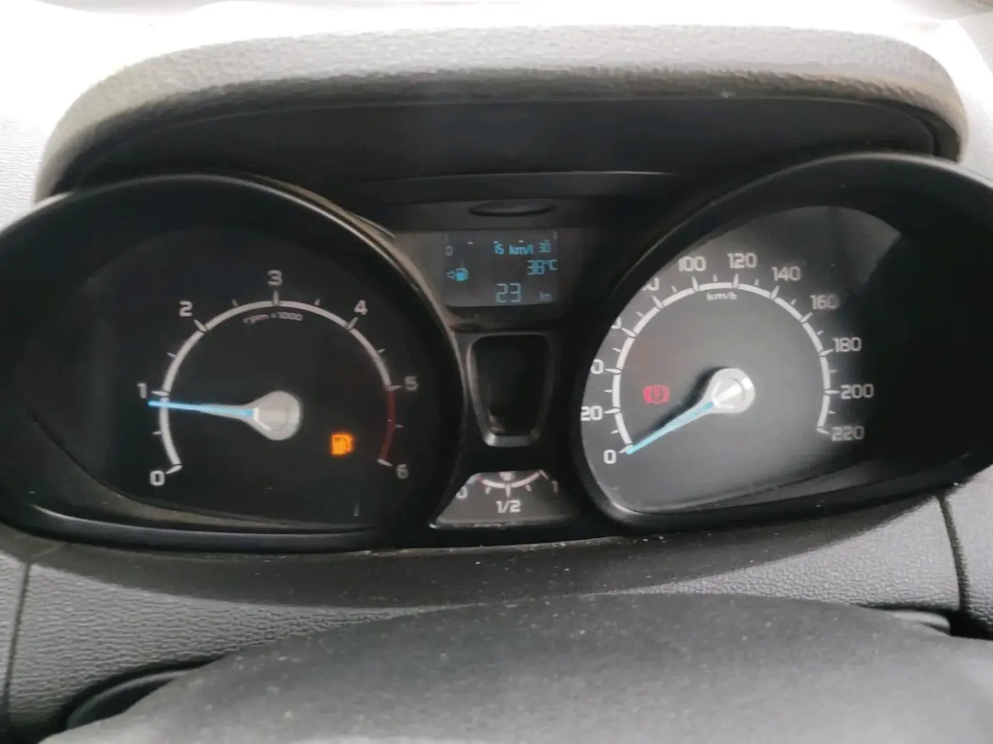 2016 Ford Ecosport TREND+ 1.5L DIESEL, Diesel, Manual, 1,45,192 km, interior
