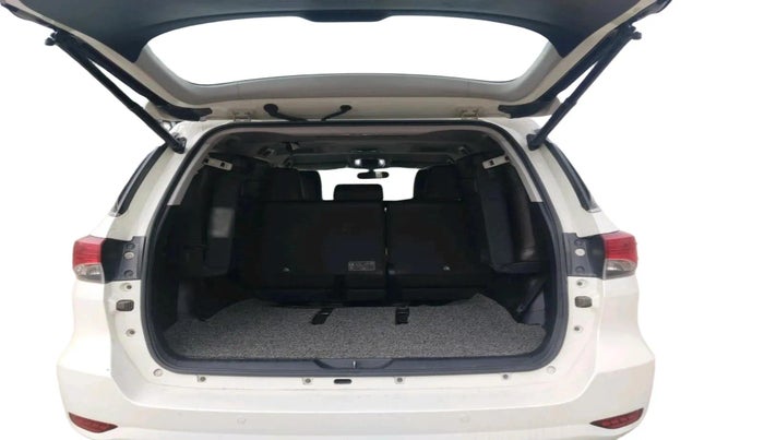 2017 Toyota Fortuner 2.8 4X2 MT, Diesel, Manual, 73,813 km, exterior