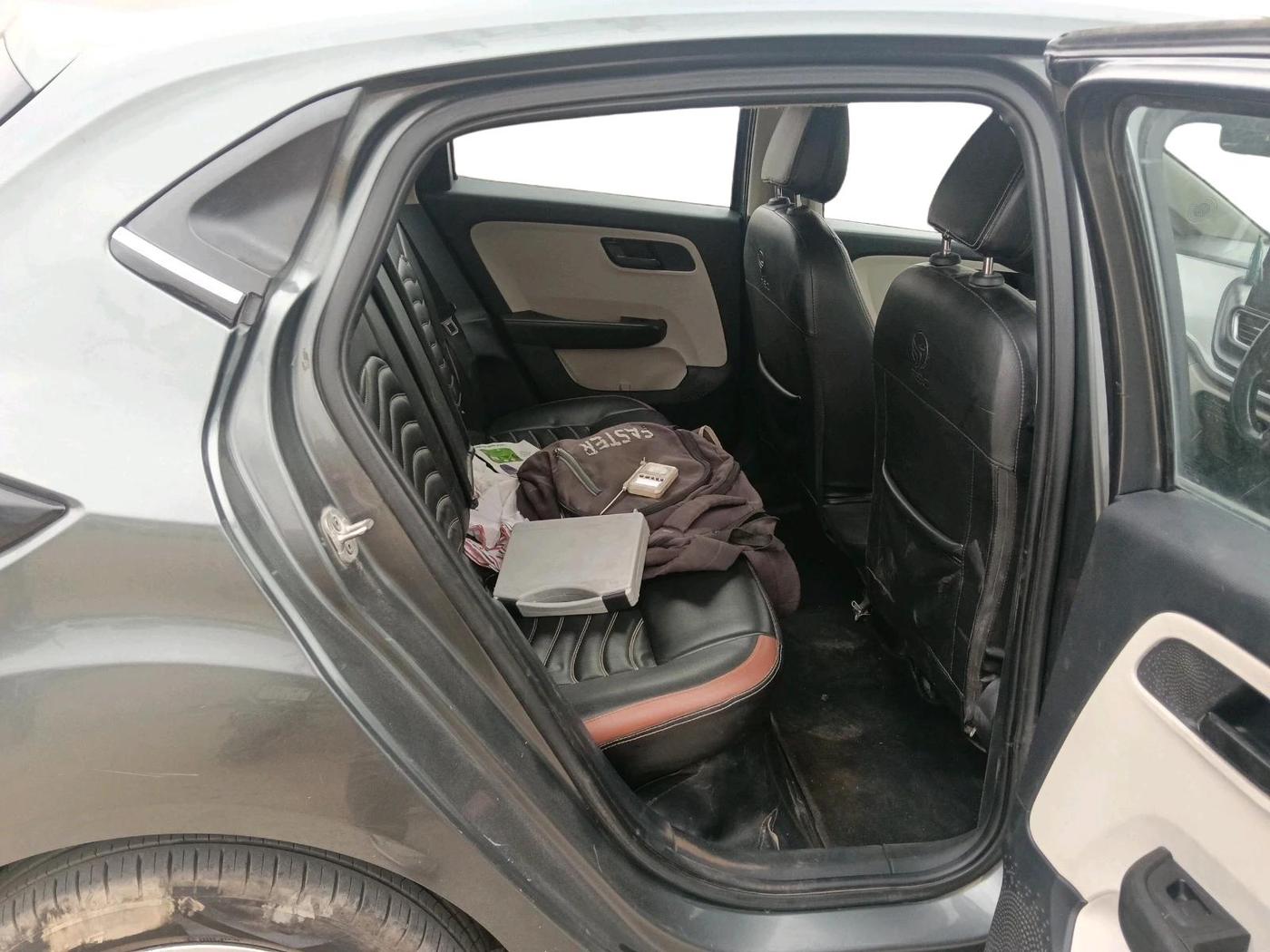 2023 Tata ALTROZ XM PETROL, CNG, Manual, 76,214 km, interior