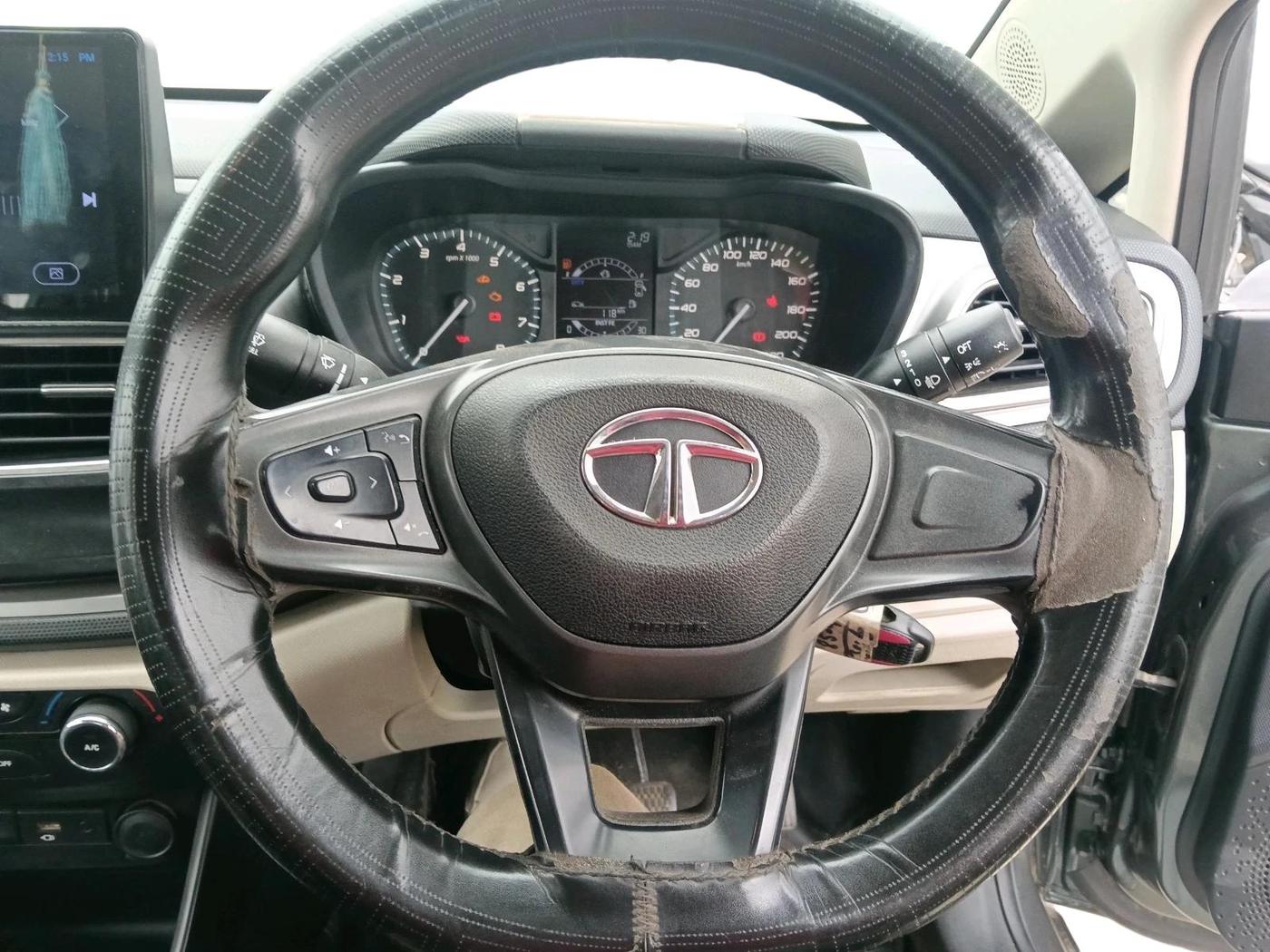 2023 Tata ALTROZ XM PETROL, CNG, Manual, 76,214 km, interior