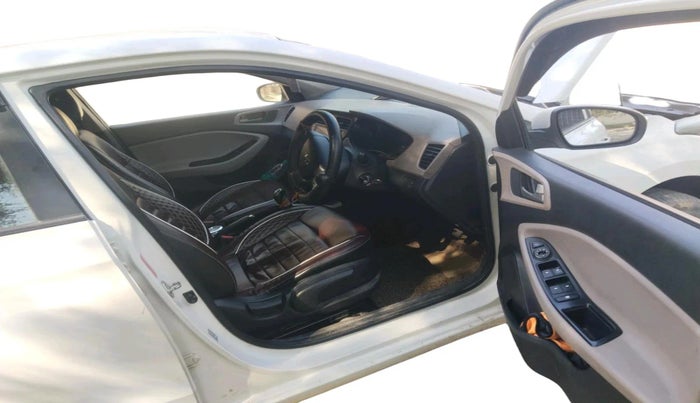 2018 Hyundai Elite i20 SPORTZ 1.4 CRDI, Diesel, Manual, 1,06,628 km, interior