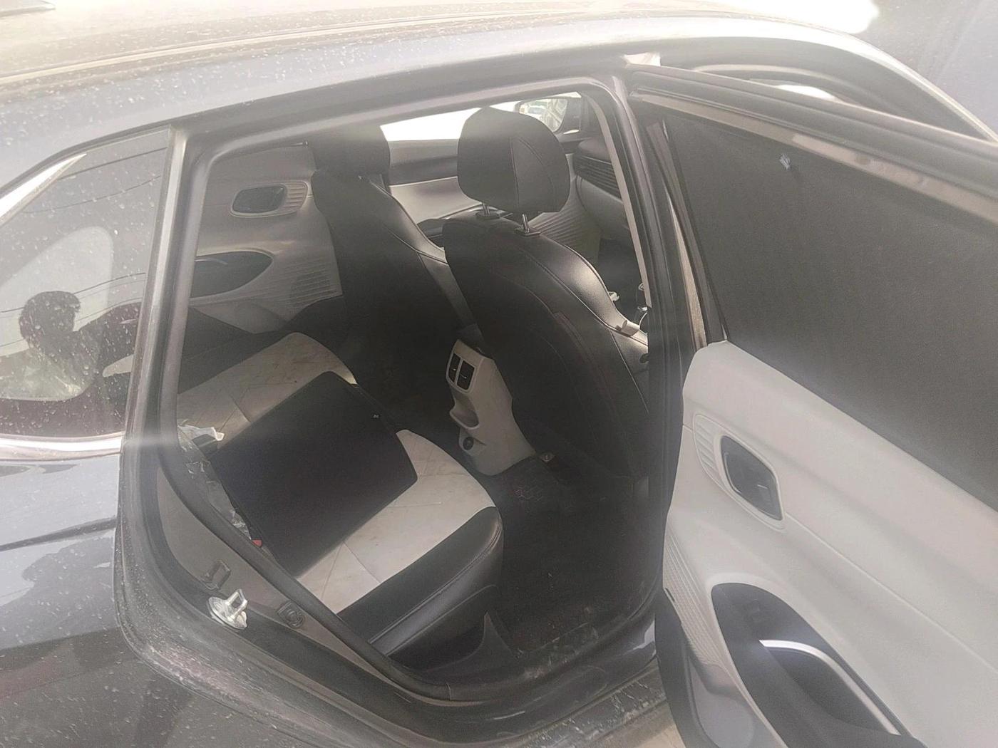 2023 Hyundai NEW I20 ASTA 1.2 MT, Petrol, Manual, 40,186 km, interior