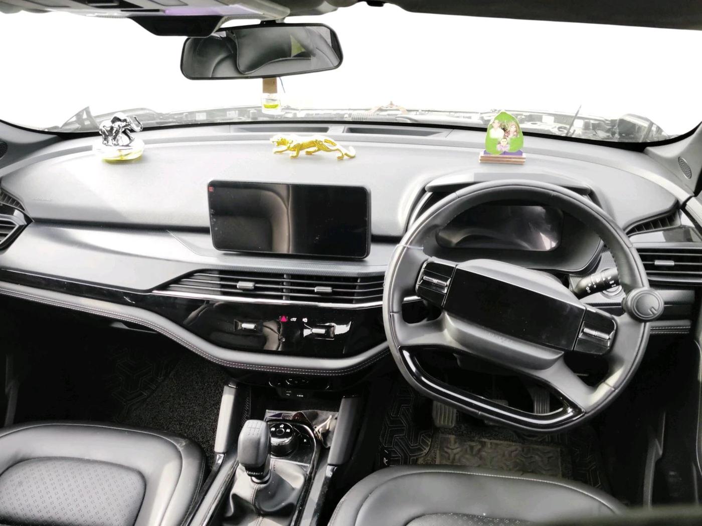 2025 Tata Safari PURE PLUS S DARK EDITION, Diesel, Manual, 8,029 km, interior