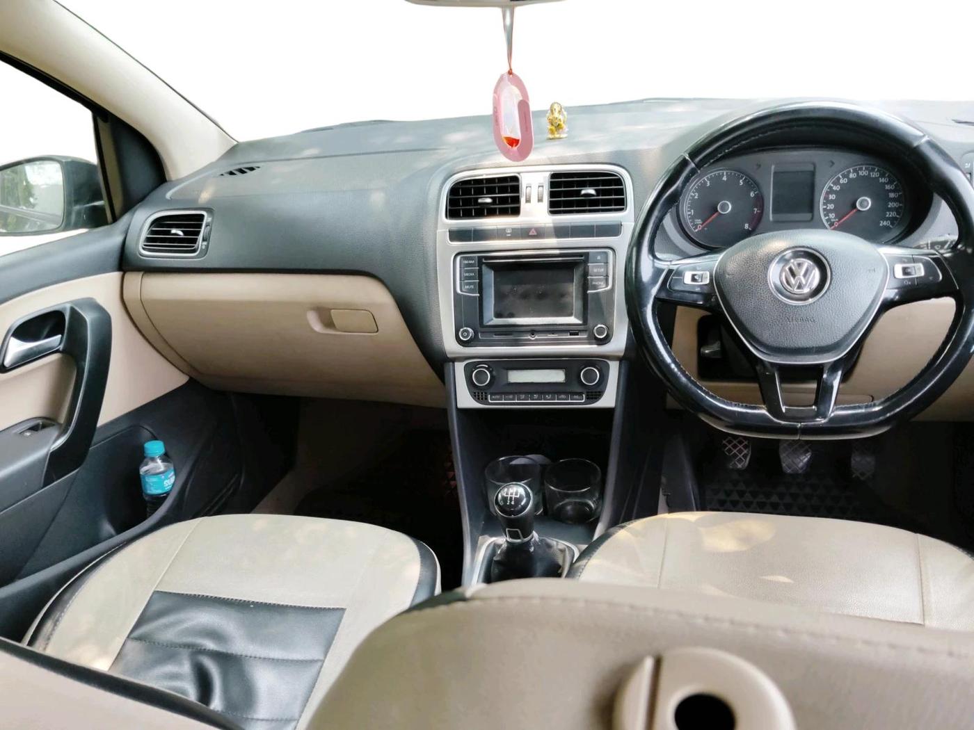 2017 Volkswagen Polo HIGHLINE1.2L, Petrol, Manual, 93,533 km, interior
