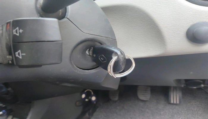 2015 Renault Duster RXL 85PS EXPLORE, Diesel, Manual, 1,66,522 km, interior