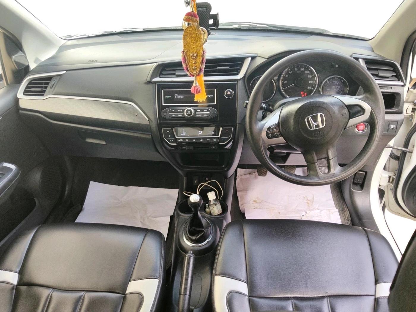 2016 Honda BR-V 1.5L I- DTEC V, Diesel, Manual, 1,35,708 km, interior