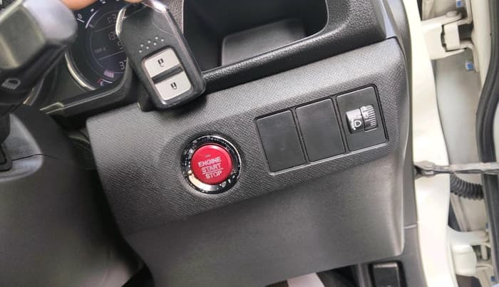 2016 Honda BR-V 1.5L I- DTEC V, Diesel, Manual, 1,35,708 km, interior
