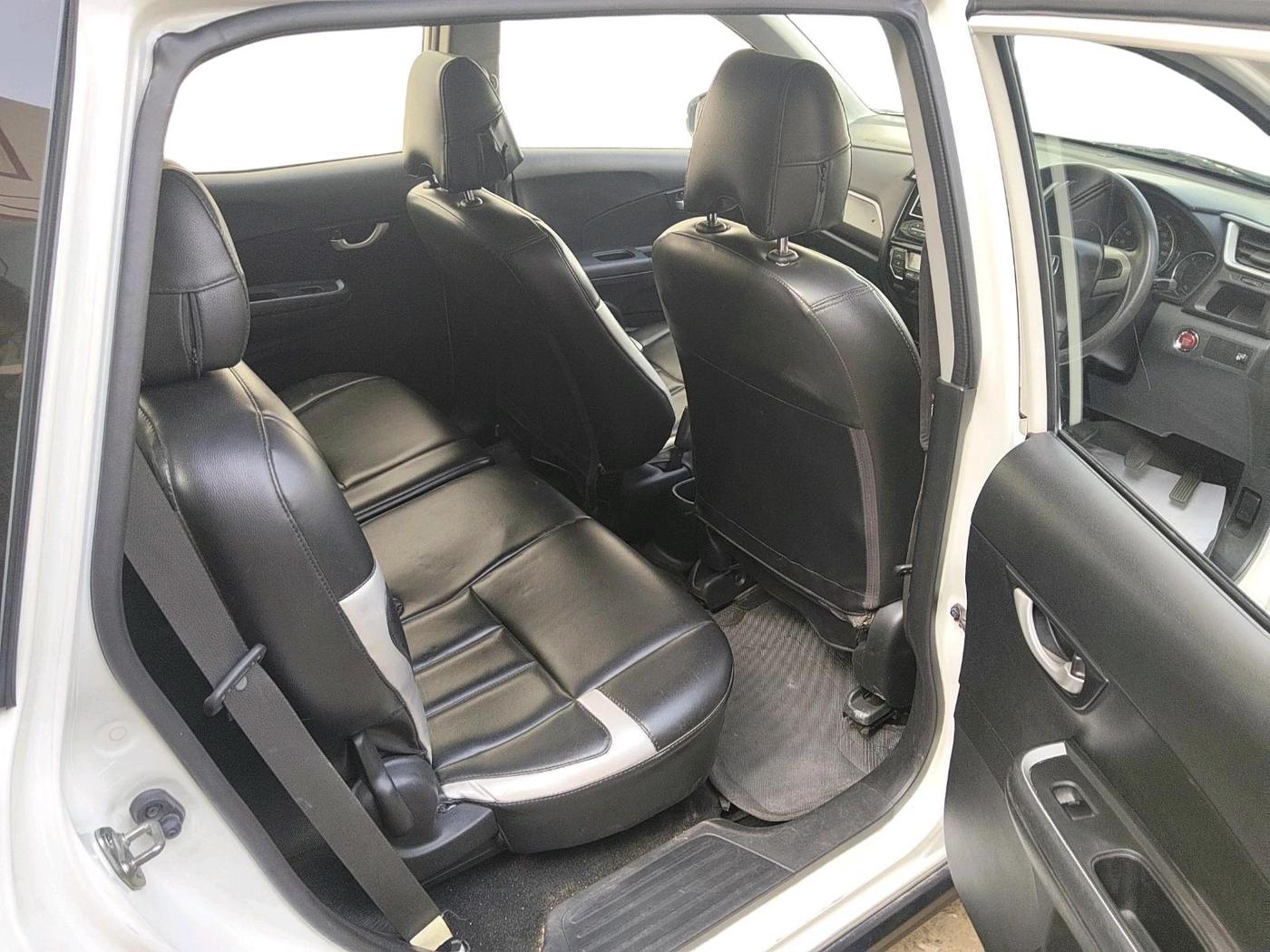 2016 Honda BR-V 1.5L I- DTEC V, Diesel, Manual, 1,35,708 km, interior