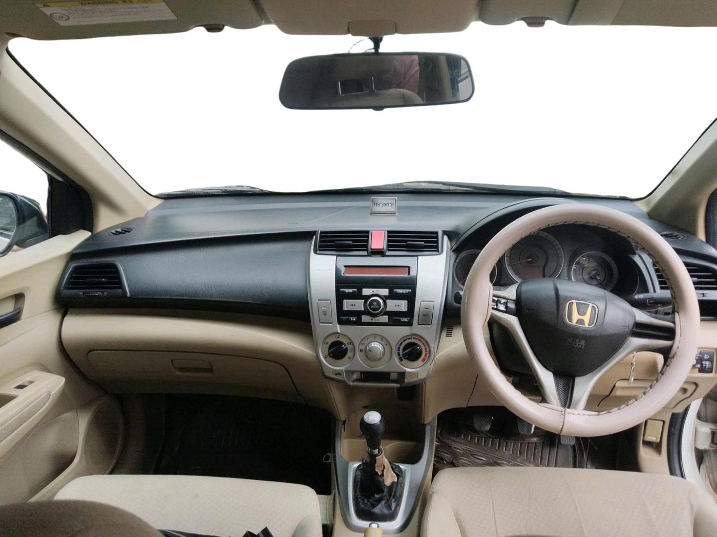 2011 Honda City 1.5L I-VTEC S MT, CNG, Manual, 2,02,450 km, interior