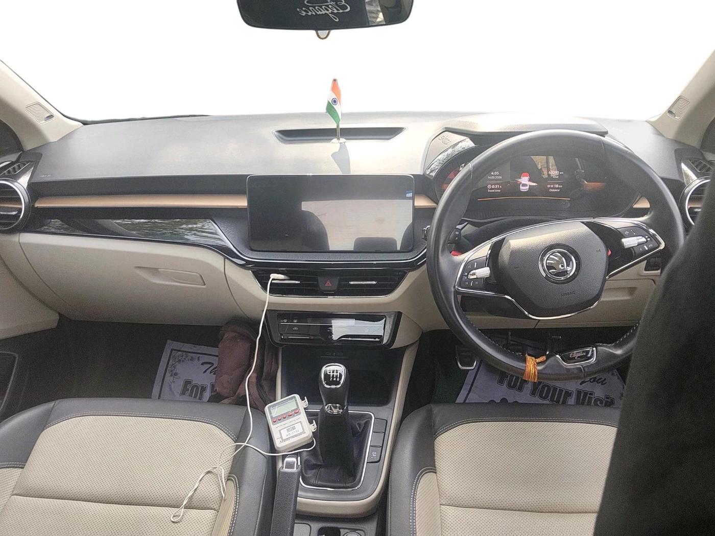 2023 Skoda SLAVIA STYLE 1.5L TSI MT, Petrol, Manual, 40,345 km, interior