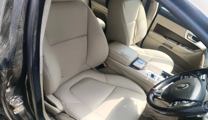 2015 Jaguar XF 2.0 DIESEL, Diesel, Automatic, 1,04,840 km, interior
