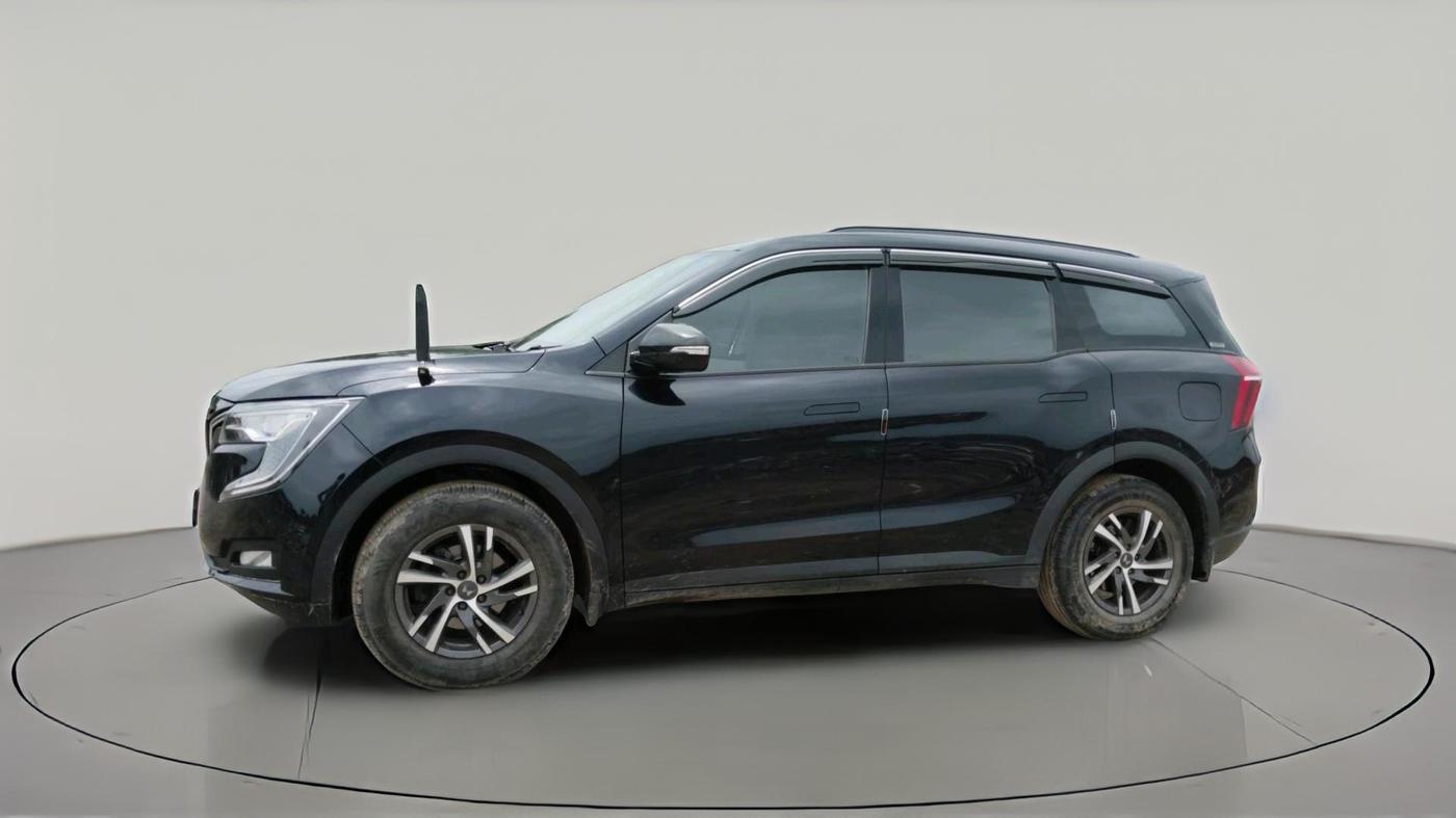 2023 Mahindra XUV700 AX 5 P AT 5 STR, Petrol, Automatic, 35,911 km, exterior