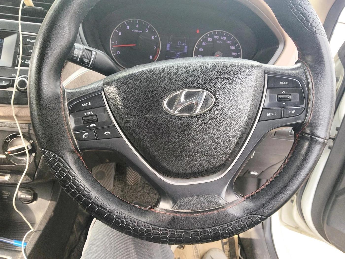2019 Hyundai Elite i20 MAGNA PLUS 1.2, Petrol, Manual, 81,868 km, interior