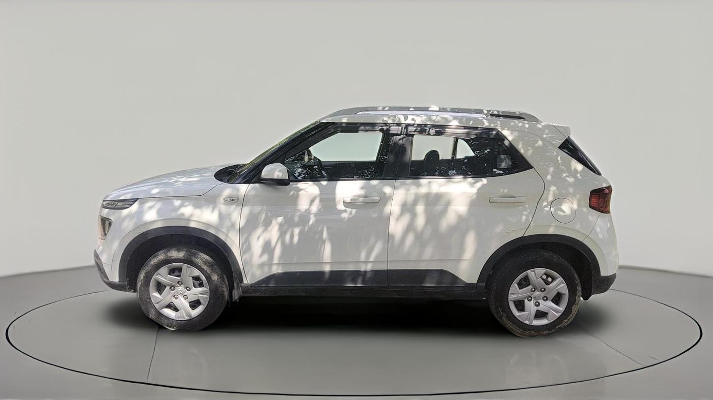 2020 Hyundai VENUE S 1.2, Petrol, Manual, 26,211 km, exterior