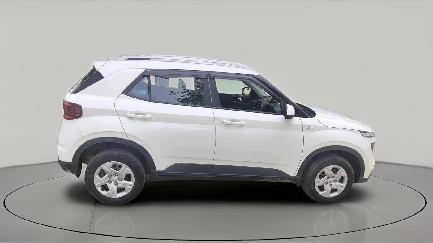 2020 Hyundai VENUE S 1.2, Petrol, Manual, 26,211 km, exterior