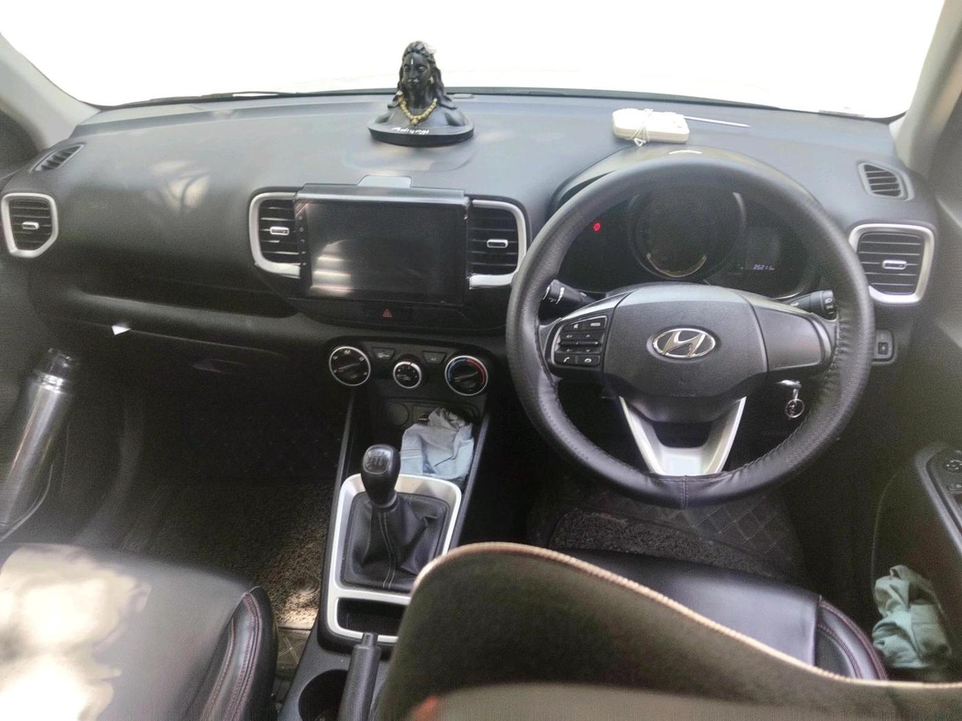 2020 Hyundai VENUE S 1.2, Petrol, Manual, 26,211 km, interior