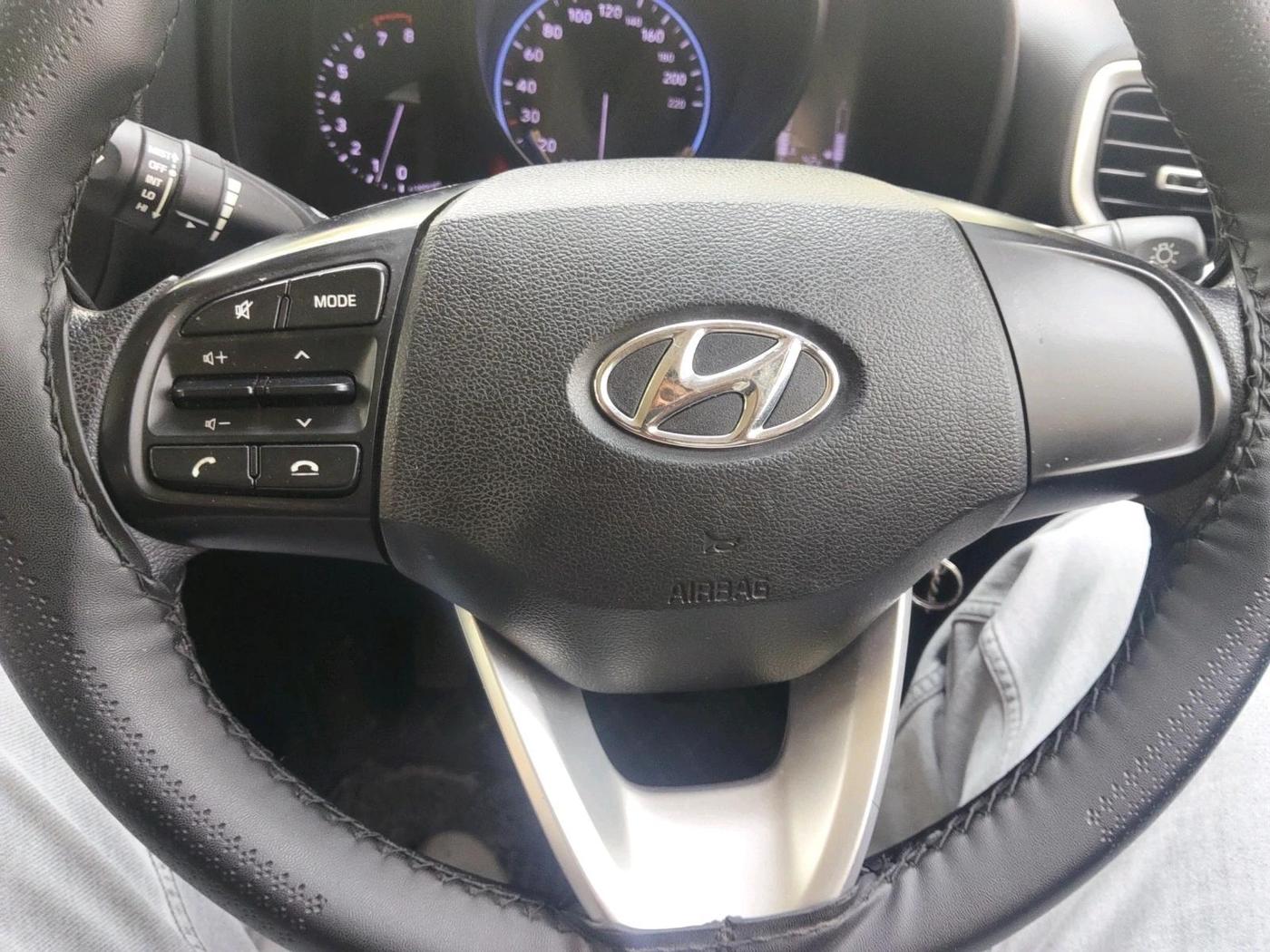 2020 Hyundai VENUE S 1.2, Petrol, Manual, 26,211 km, interior