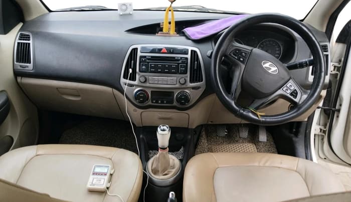 2013 Hyundai i20 SPORTZ 1.4 CRDI, Diesel, Manual, 1,25,150 km, interior
