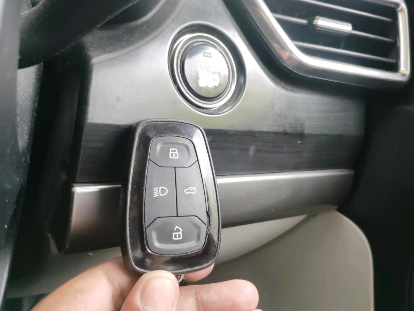 2021 Tata Safari XZA PLUS, Diesel, Automatic, 1,04,996 km, interior