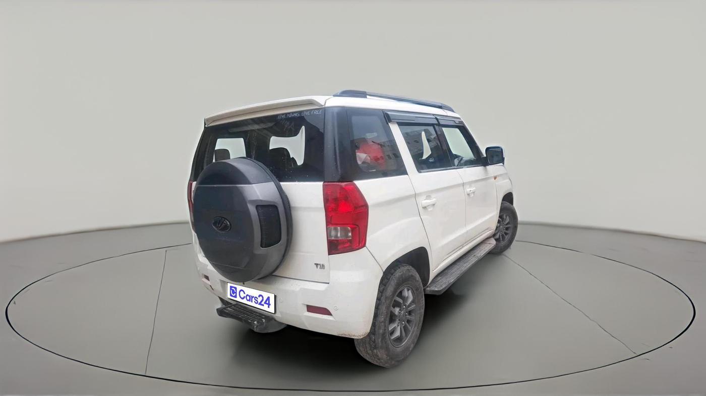 2017 Mahindra TUV300 T10, Diesel, Manual, 1,38,027 km, exterior