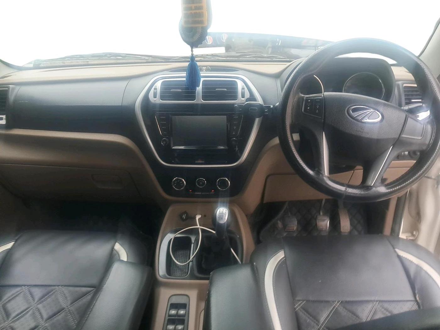 2017 Mahindra TUV300 T10, Diesel, Manual, 1,38,027 km, interior