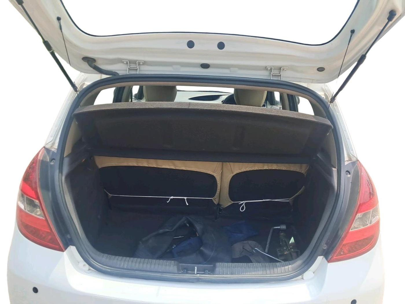 2011 Hyundai i20 SPORTZ 1.2, Petrol, Manual, 98,506 km, exterior