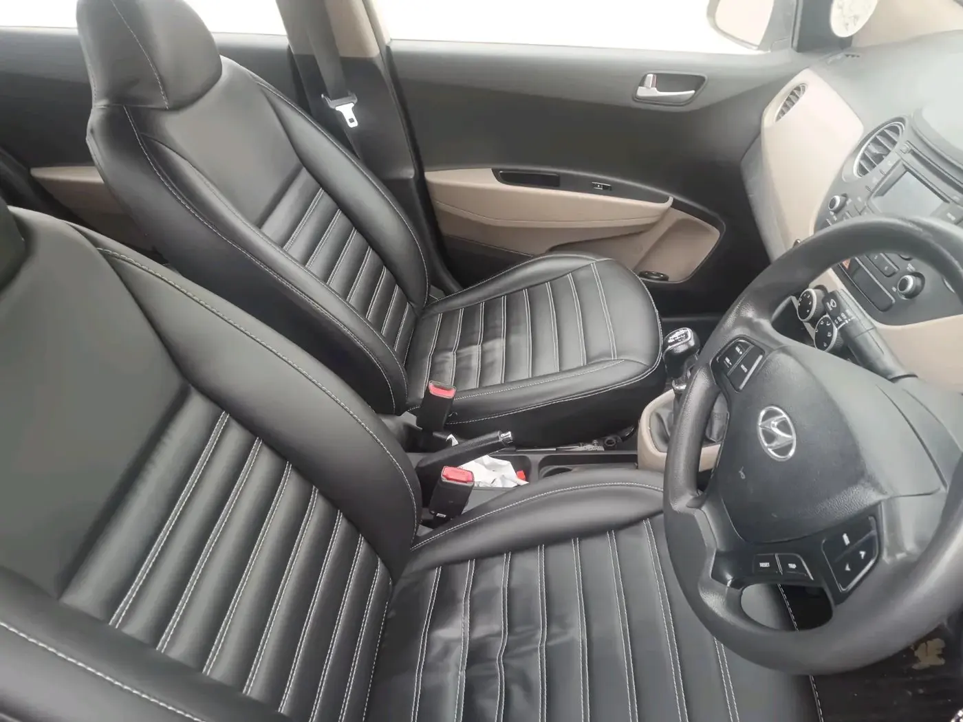 2015 Hyundai Grand i10 SPORTZ 1.1 CRDI, Diesel, Manual, 1,87,537 km, interior