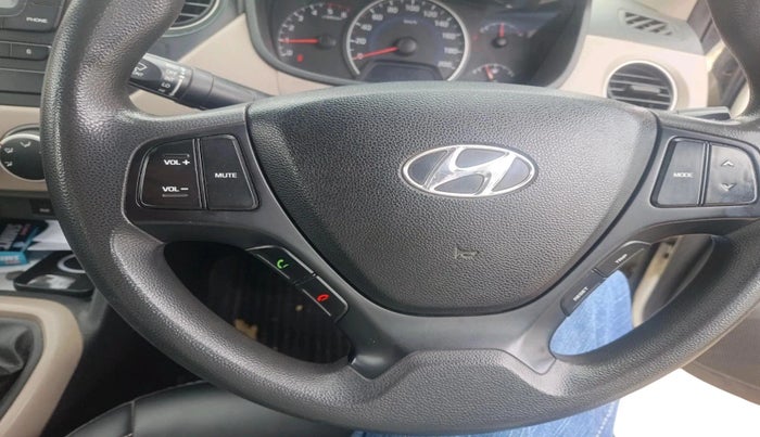 2015 Hyundai Grand i10 SPORTZ 1.1 CRDI, Diesel, Manual, 1,87,537 km, interior