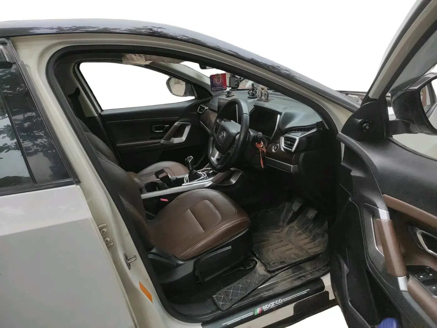 2019 Tata Harrier XZ 2.0L, Diesel, Manual, 1,06,122 km, interior