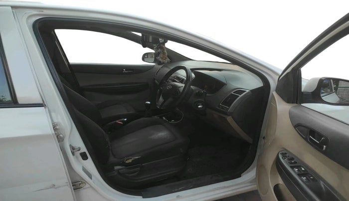 2013 Hyundai i20 SPORTZ 1.2, Petrol, Manual, 1,18,073 km, interior