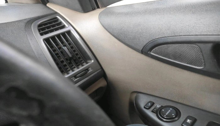 2013 Hyundai i20 SPORTZ 1.2, Petrol, Manual, 1,18,073 km, interior